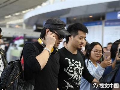 国产峰峰走红视频引发热议，网友纷纷点赞分享