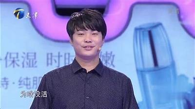 国产霸道女友趣味视频大赏：你的恋爱是否也如此搞笑？
